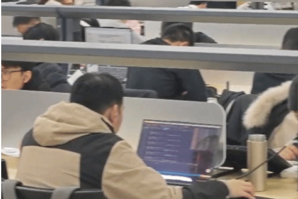 灯火通明！来看看期未考试周的大工图书馆，祝DUTers考试顺利！