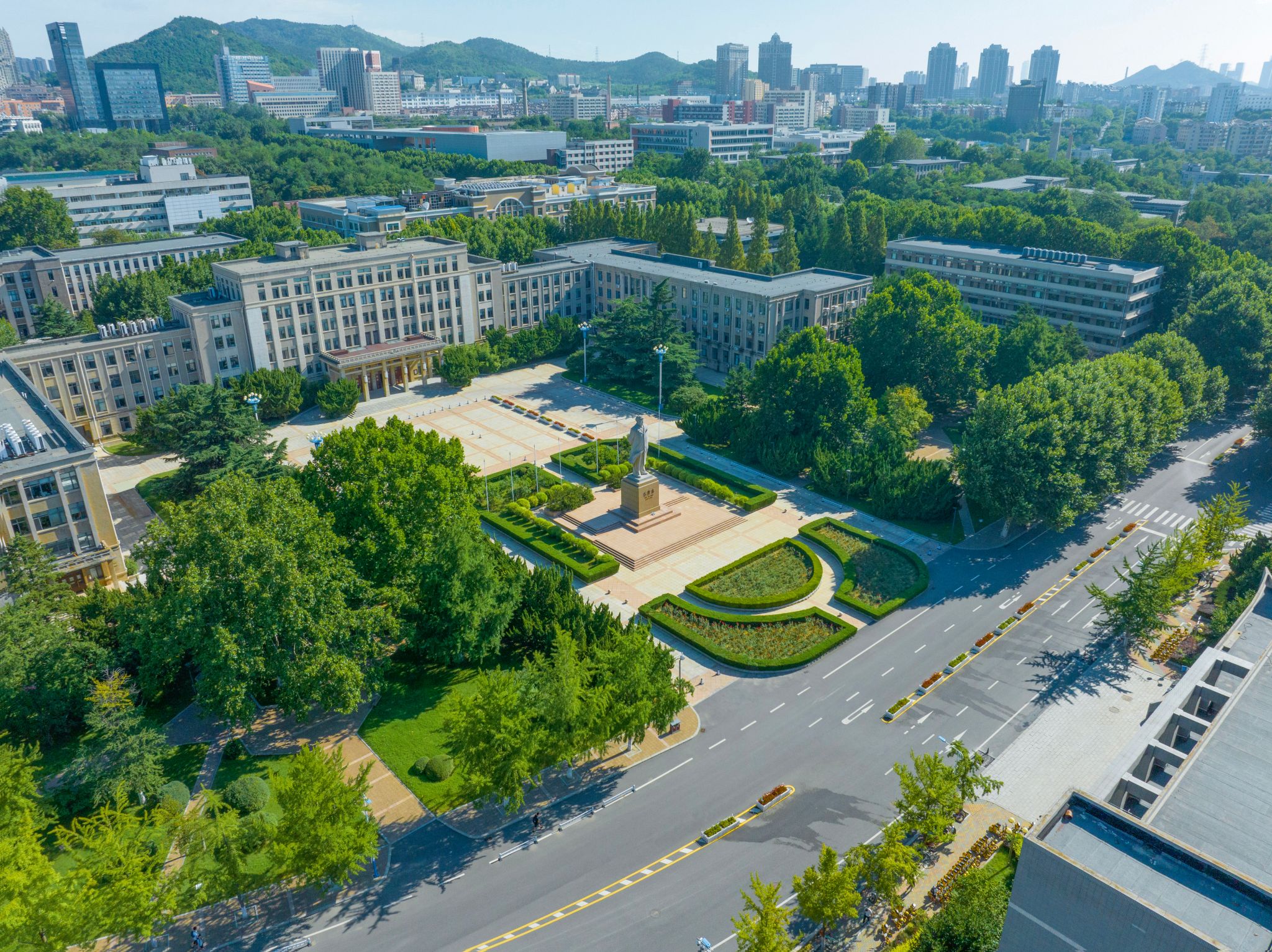 75年，致敬最可爱的大工人！