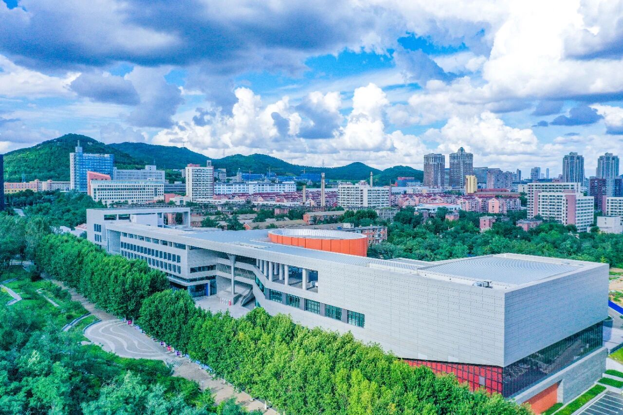 共青团中央书记处第一书记阿东一行到大连理工大学调研