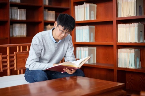 一年获近50000元奖学金，从专业第50到第3，大工的他一路向上！