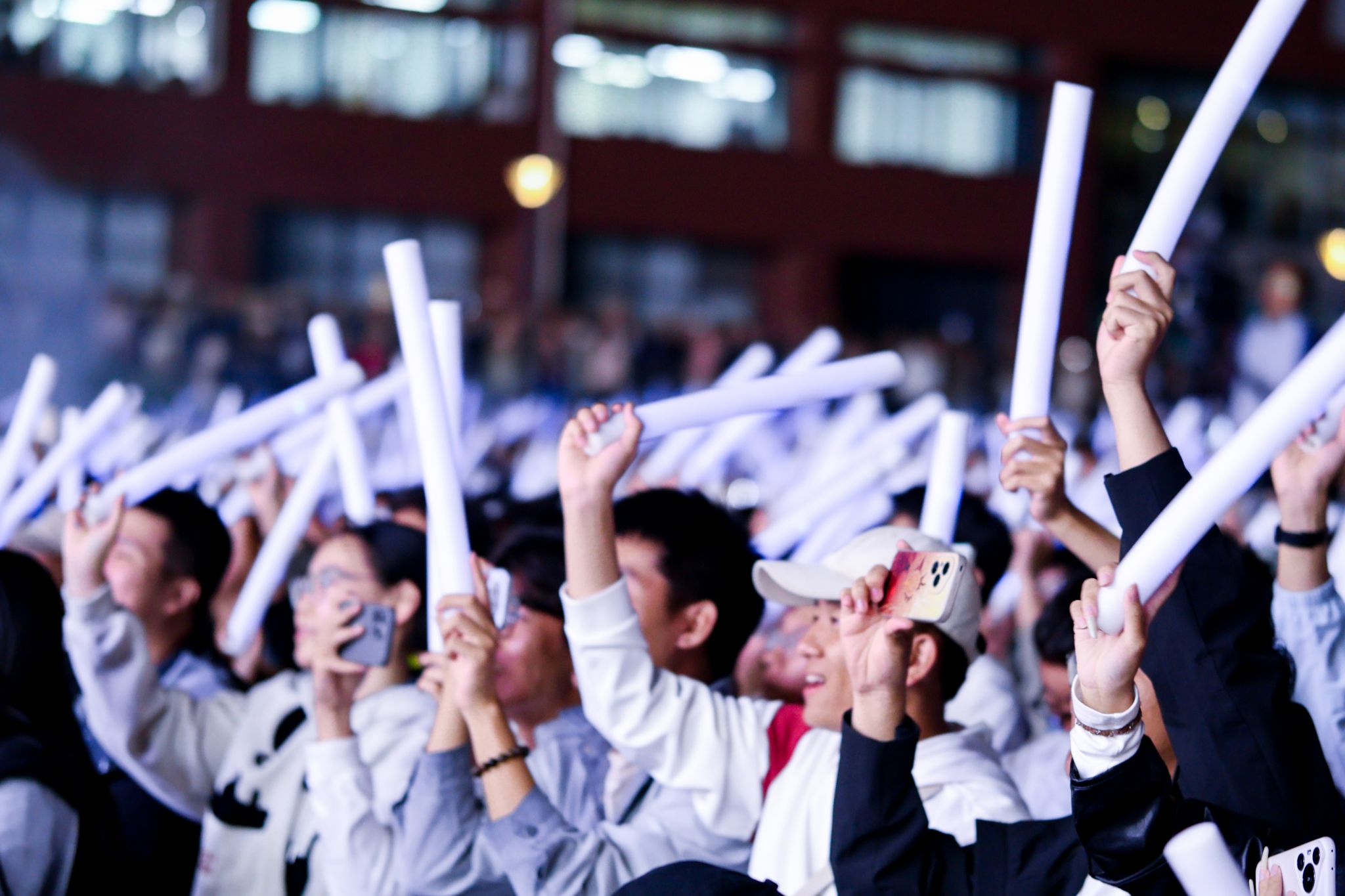 梦想，在此刻启航！9月21日晚，大连理工大学2025级“梦想启航”迎新晚会热烈开演，全程高燃、气氛火爆，一起重温精彩瞬间！