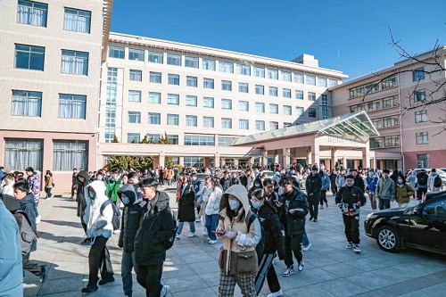 回来啦！热闹的大工！