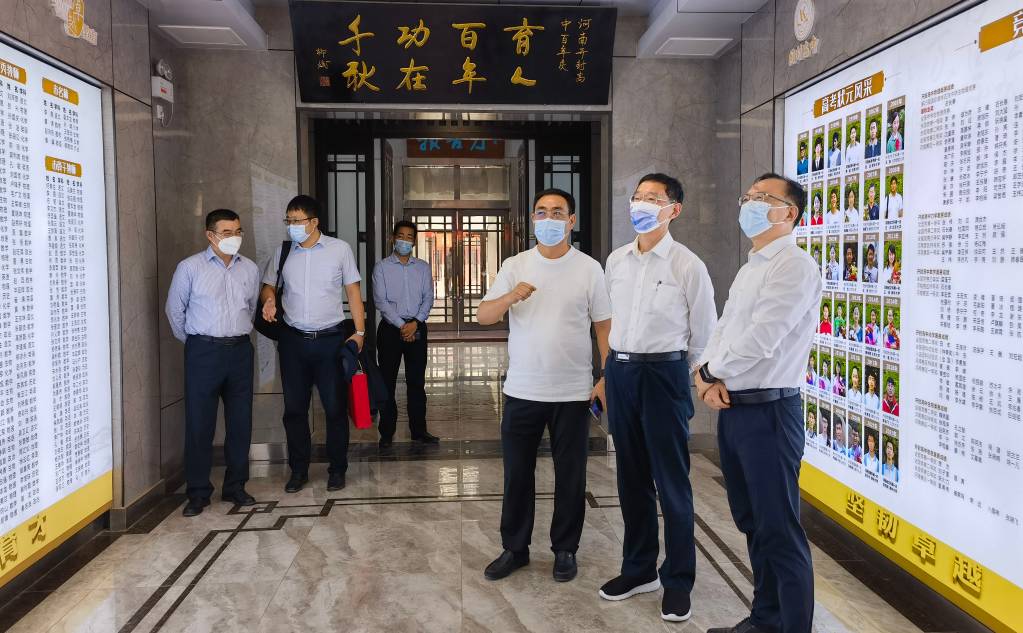 郭东明校长走进河南重点高中