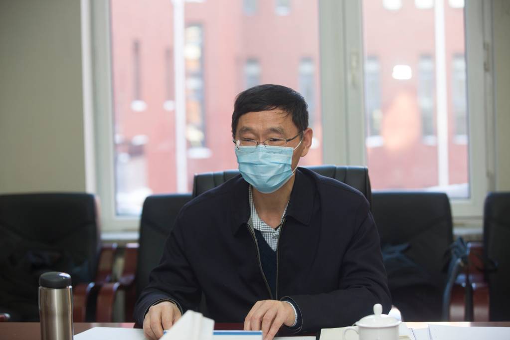 郭东明校长参加化工学院领导班子民主生活会