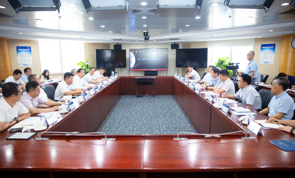 项昌乐、贾振元带队走访调研中国航天科技集团有限公司