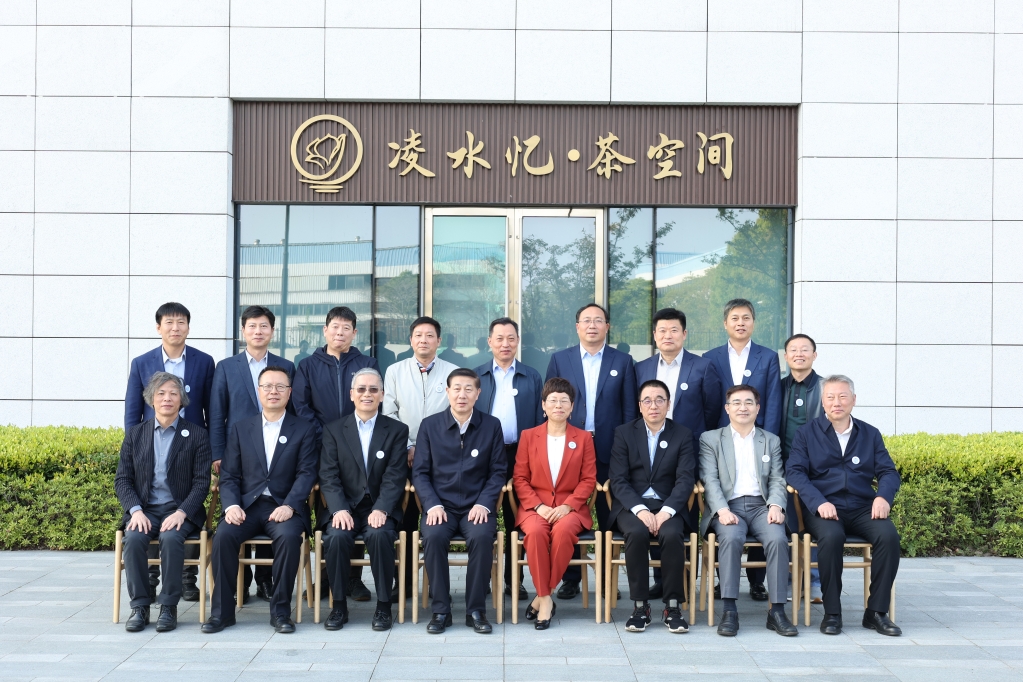 大连理工大学校友长三角经济三十人论坛第一届理事会第三次会议在沪召开
