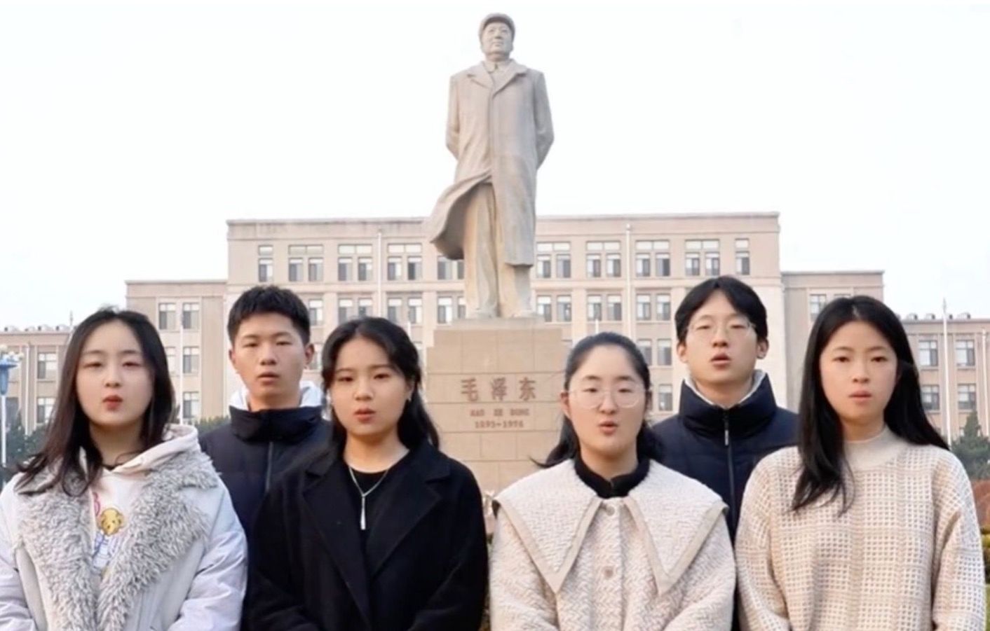 这一天，大工人永不敢忘！ 今天是第十个南京大屠杀死难者国家公祭日，12月13日，大工人永不敢忘！永不能忘！