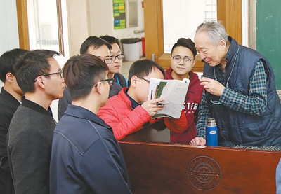 【人民日报】中国科学院院士、大连理工大学教授钟万勰：用好数学工具 解决力学难题