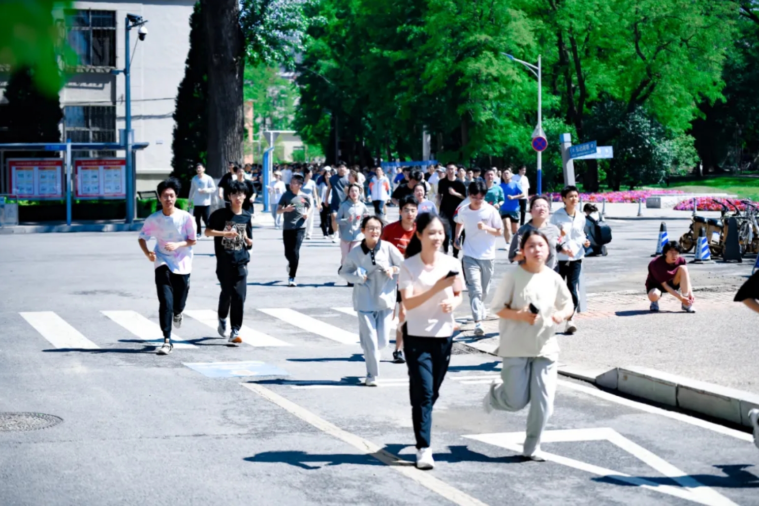 东北高校首站！8500位大工人，预备——跑！