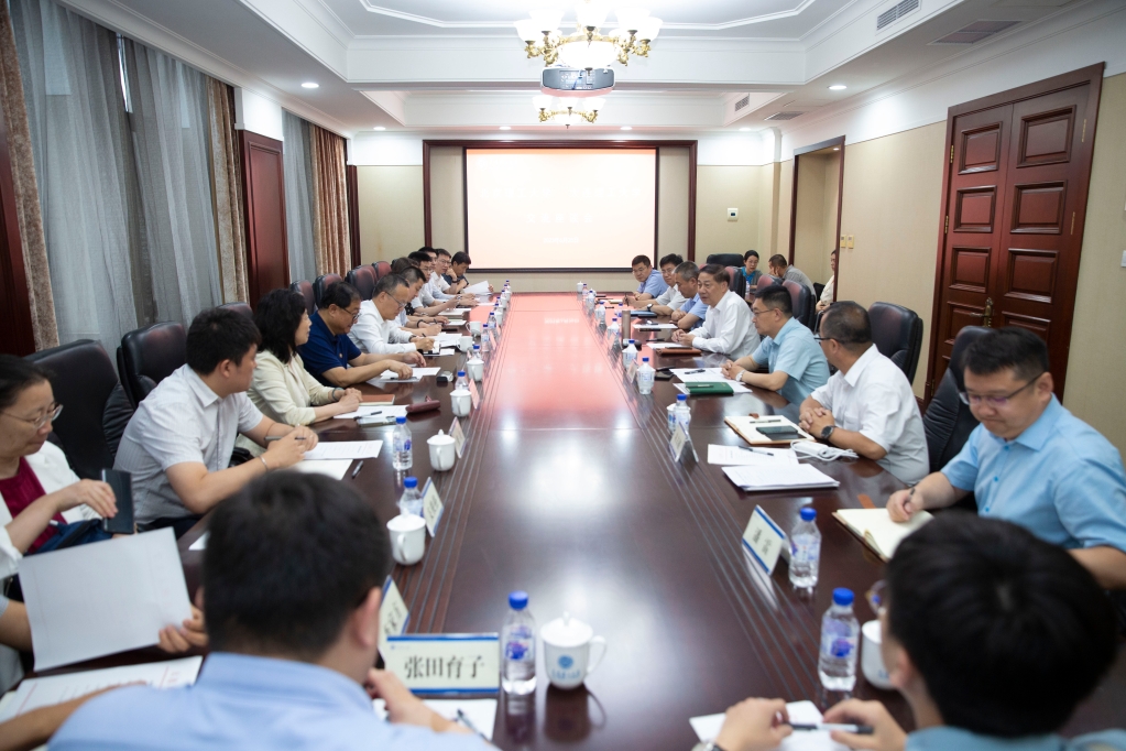 北京理工大学校长龙腾带队来校调研