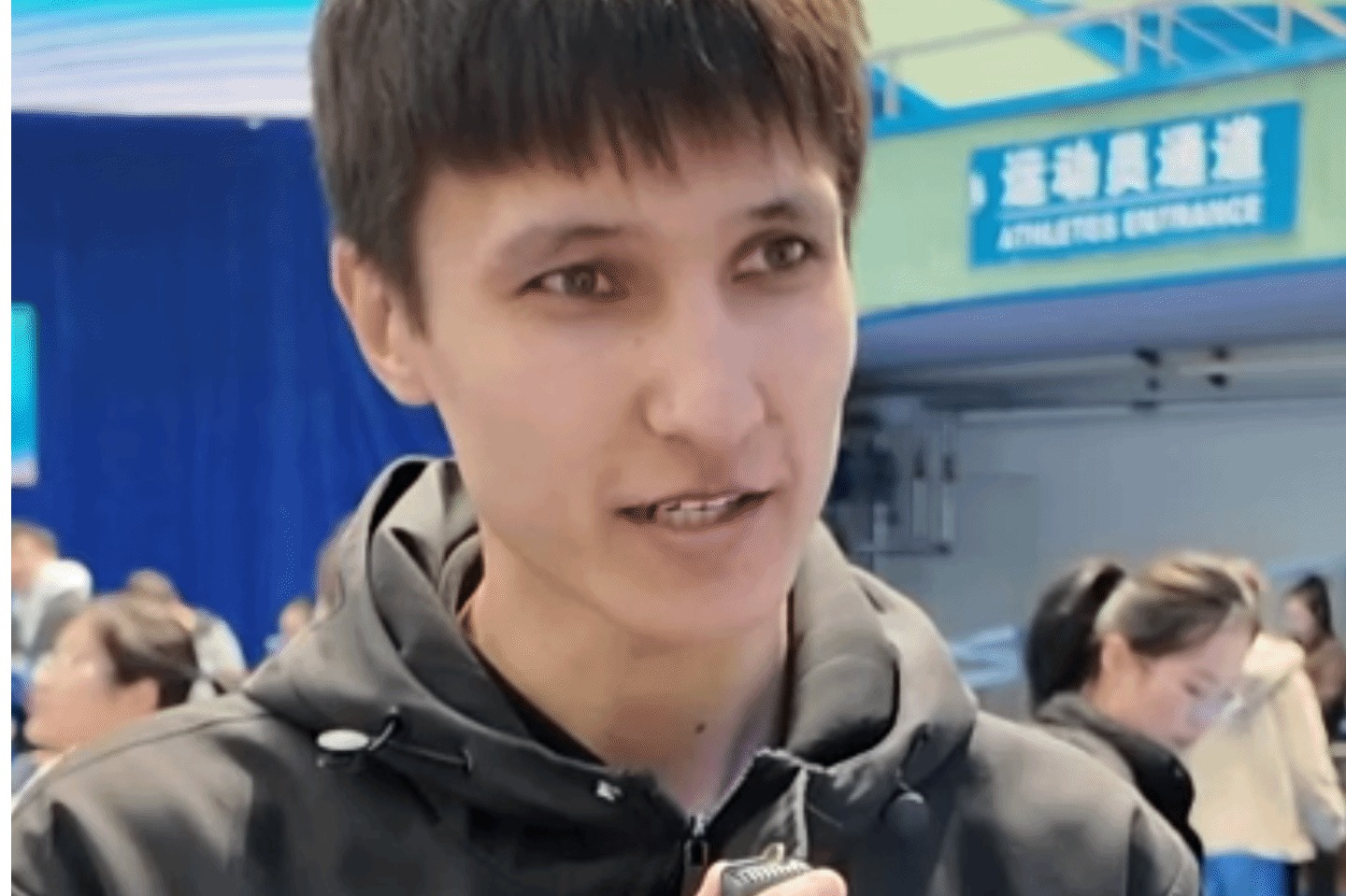 太幸运了！来自新疆的大工2025届毕业生，连续两年参加双选会被随机采访，听听他今年怎么说