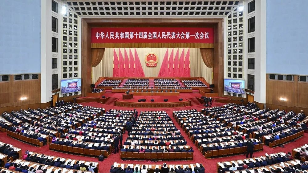 长风浩荡 催人奋进||大工师生热议全国两会