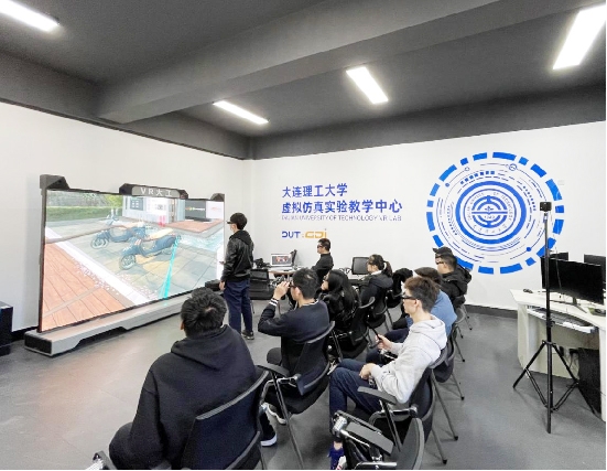 【央视新闻】高校课堂数字化变革：技术赋能 助力高校课堂提质升级