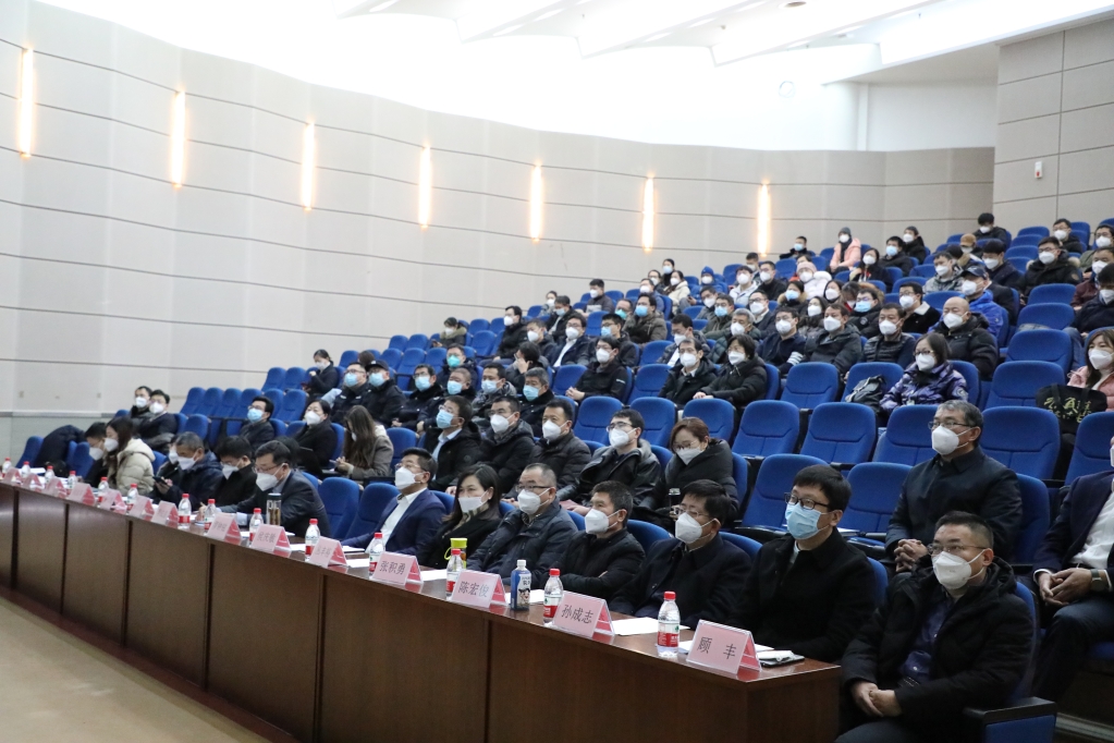 开发区校区召开干部教师大会 宣布管理体制机制改革方案及相关干部任免决定