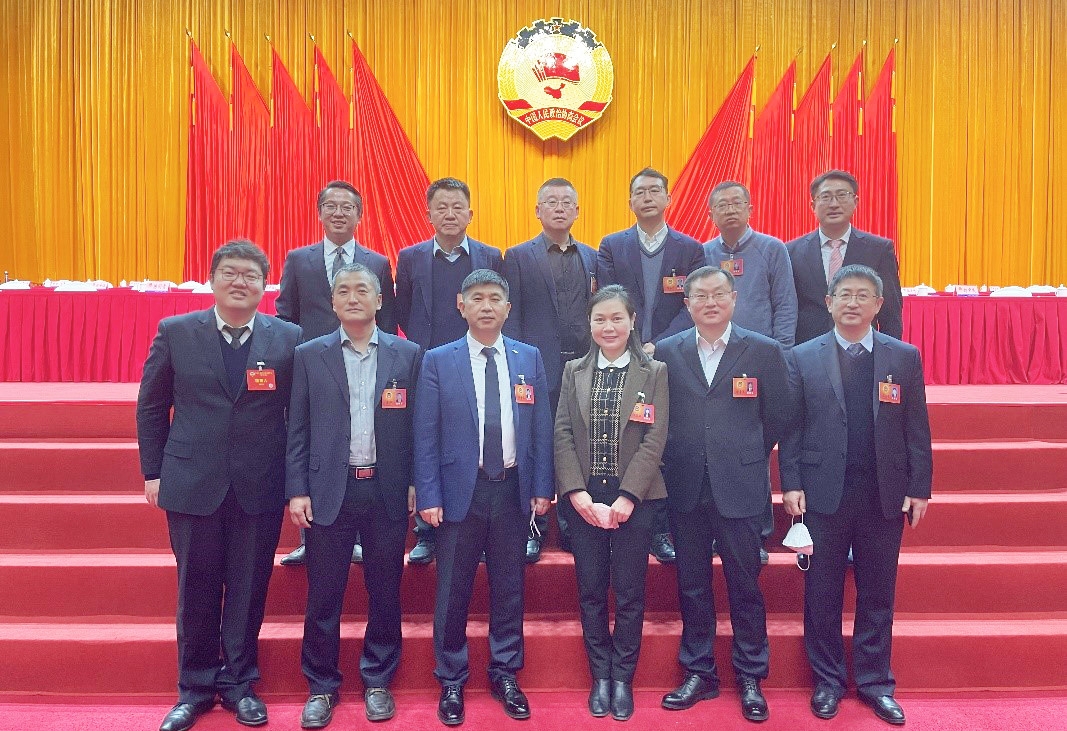 我校市、区级人大代表、政协委员参加“两会”履职