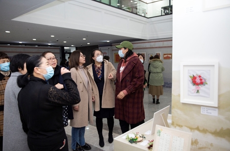 “魅力女性，快乐巾帼”——女教职工才艺作品展出