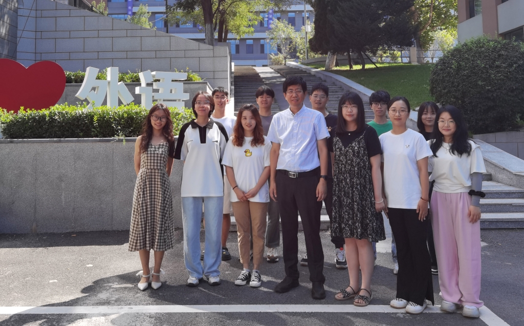 【师者如光】宝钢教育基金优秀教师奖获得者：陈宏俊