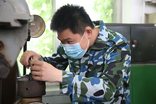 带你走进DUTers的工训现场
