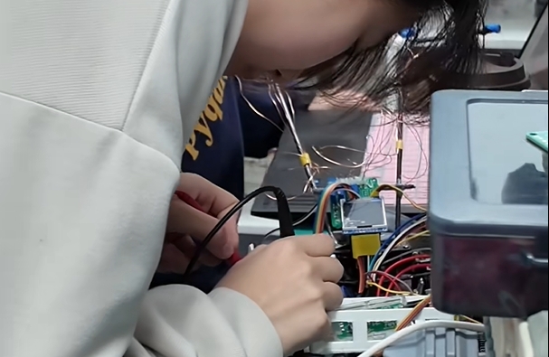 寒假第二天，一起看看留在学校的大工学子在干嘛？